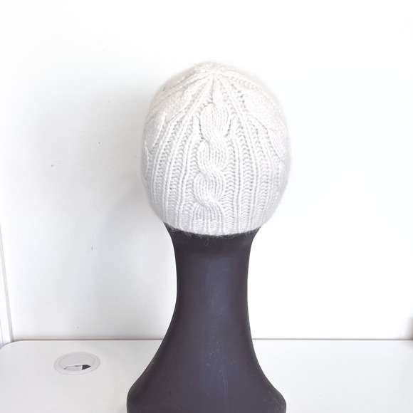 Banana Republic 100% Cashmere Chunky Cable Knit Beanie Hat One Size Cream Winter